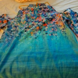 Blouse very fresh Material long.use like a dress.